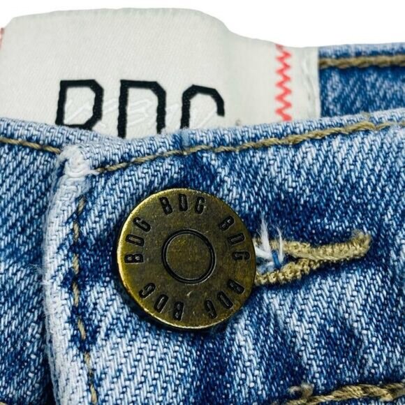 Urban Outfitters BDG Girlfriend High-Rise Denim Shorts Size 25 - Picture 3 of 5